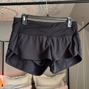 ZERO FLAWS BLACK LULULEMON SHORTS
